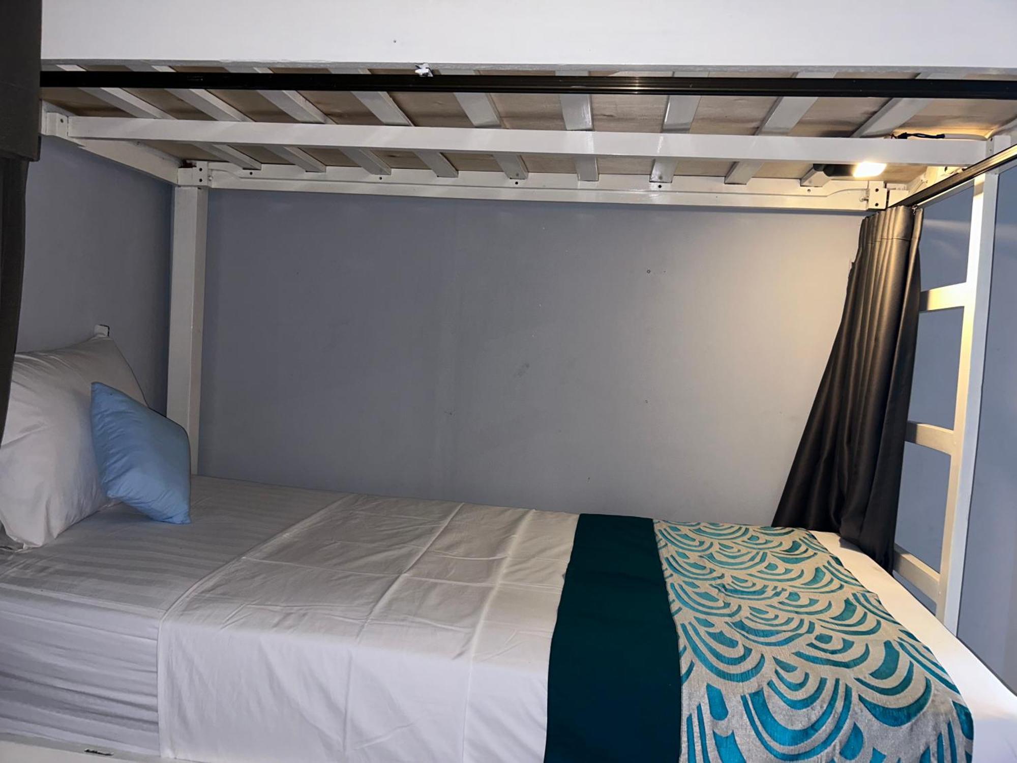 Blue Waves Hostel Amed Ambat ภายนอก รูปภาพ