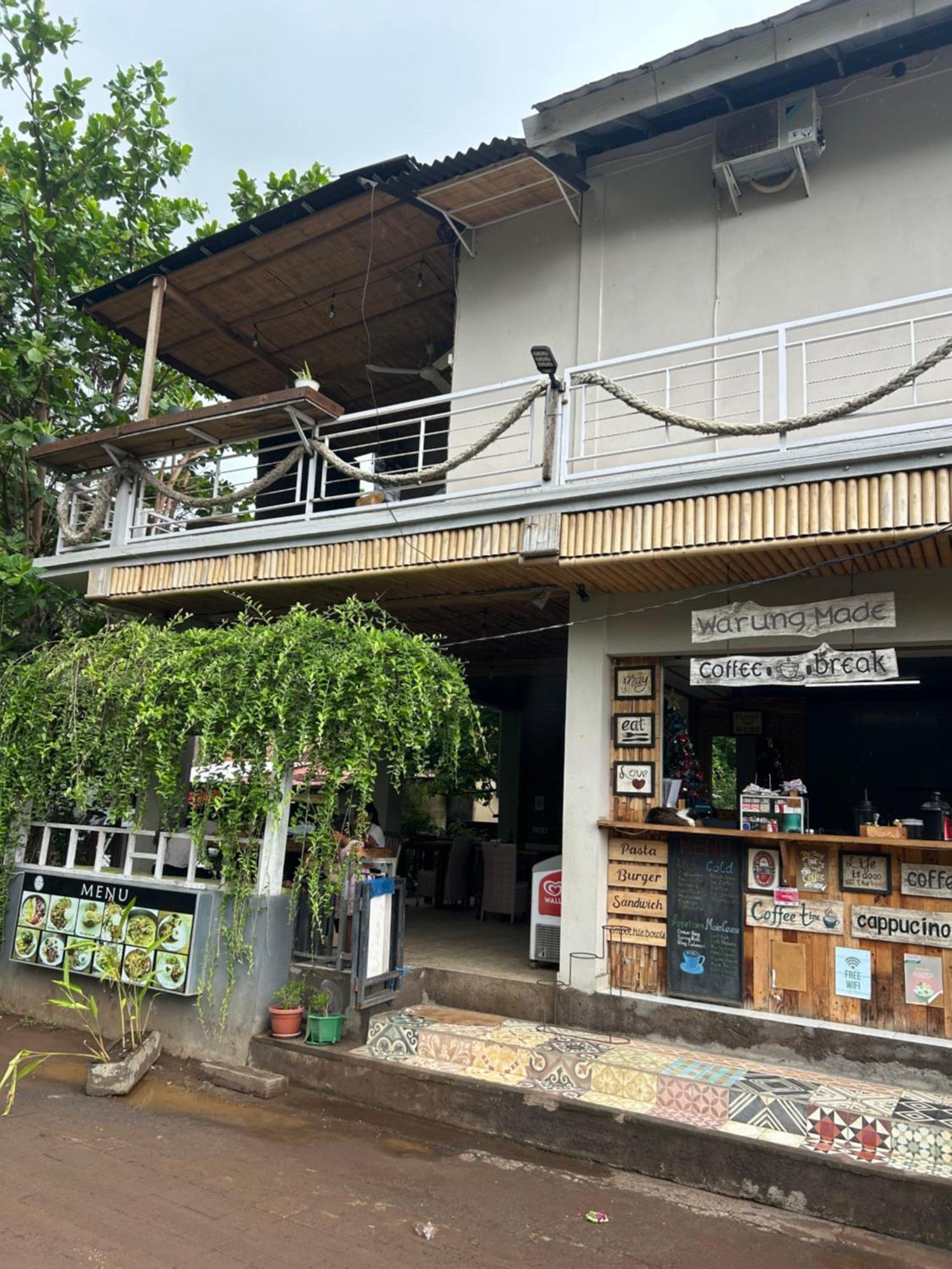 Blue Waves Hostel Amed Ambat ภายนอก รูปภาพ