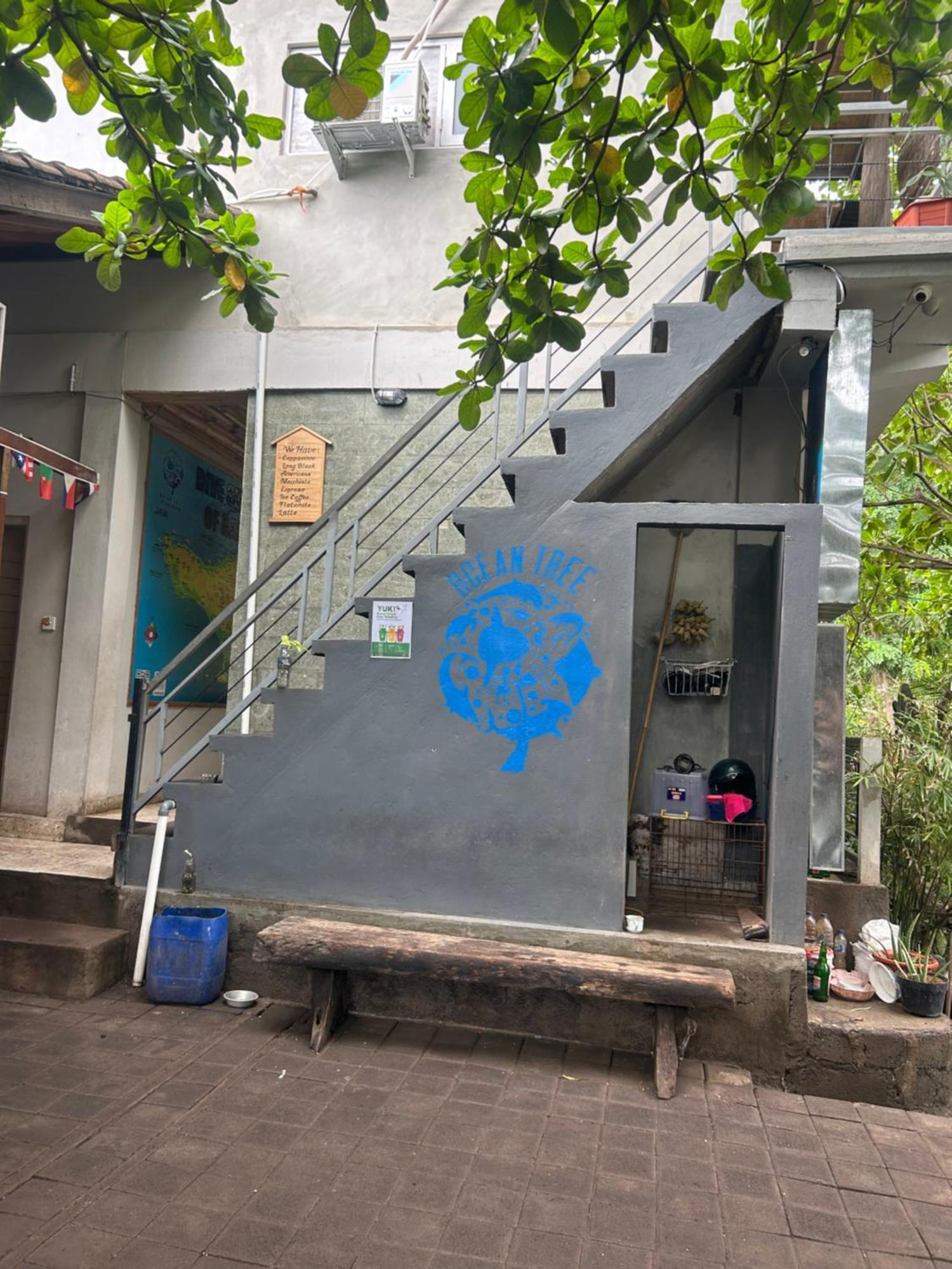 Blue Waves Hostel Amed Ambat ภายนอก รูปภาพ