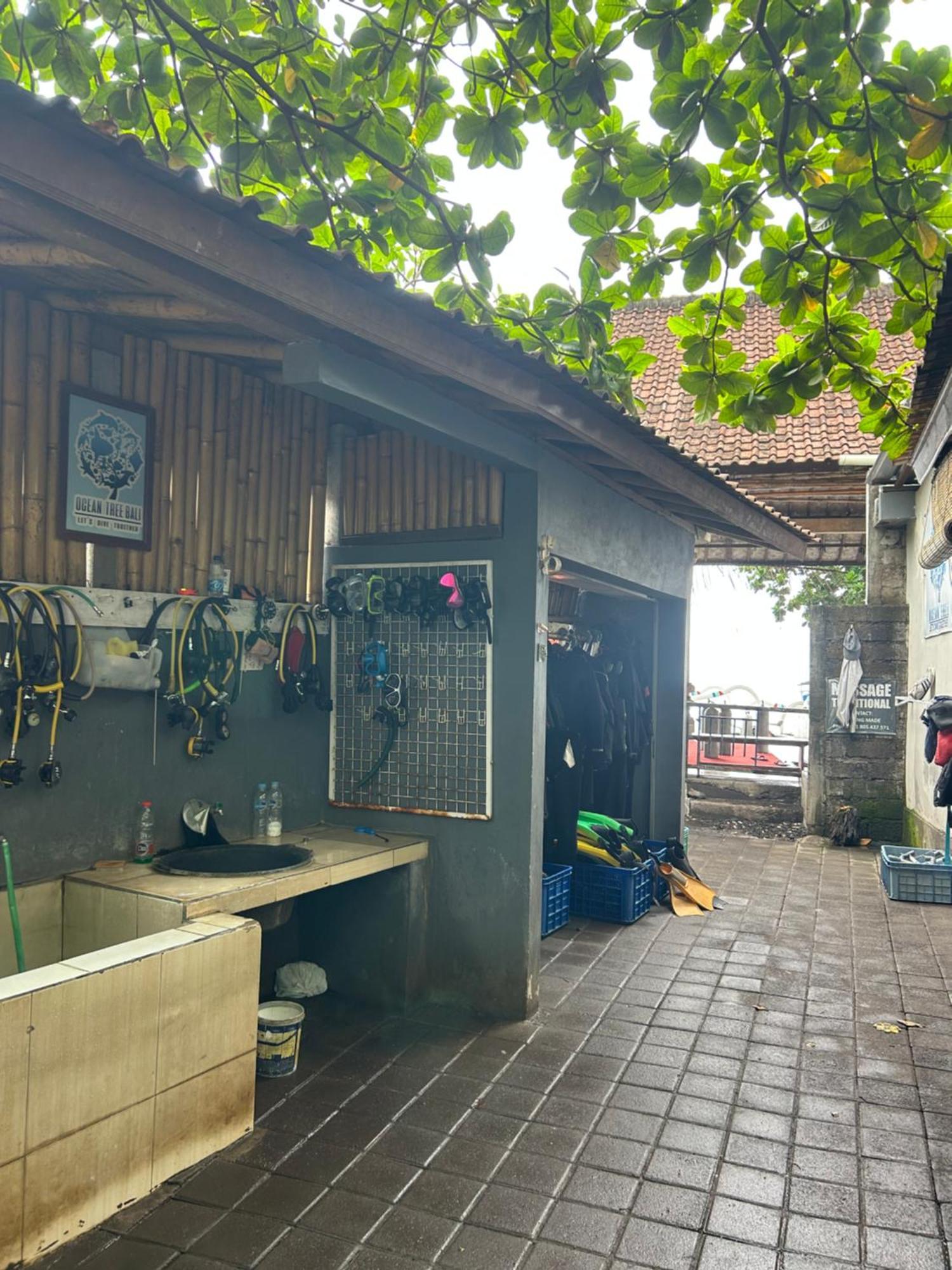 Blue Waves Hostel Amed Ambat ภายนอก รูปภาพ