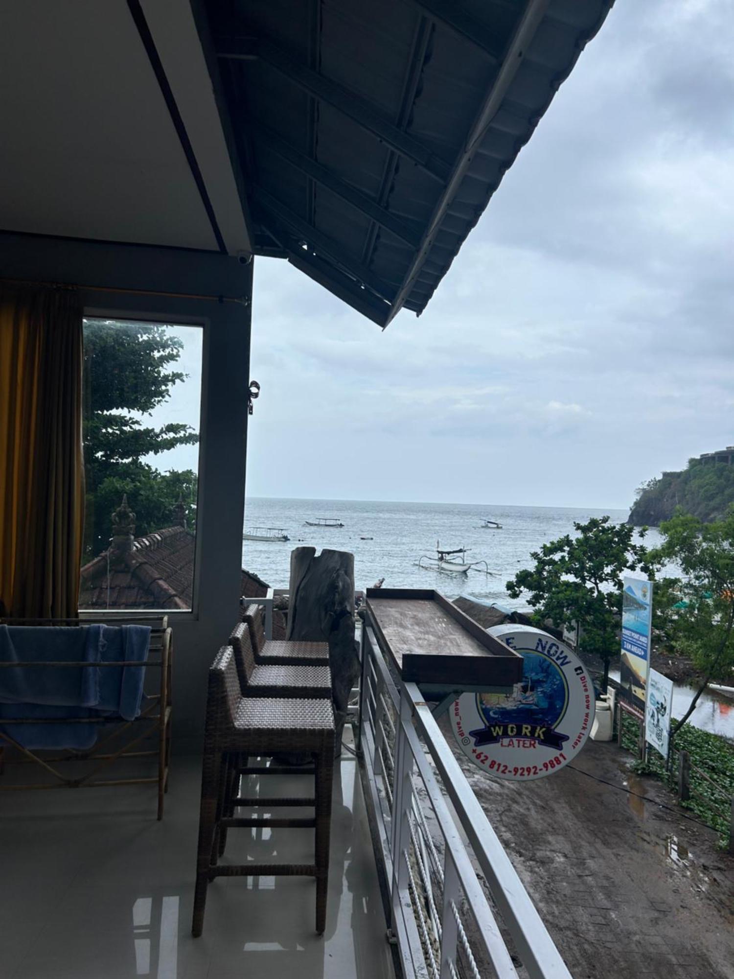 Blue Waves Hostel Amed Ambat ภายนอก รูปภาพ