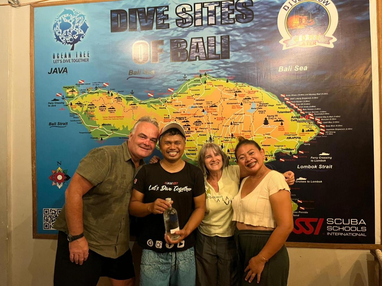 Blue Waves Hostel Amed Ambat ภายนอก รูปภาพ